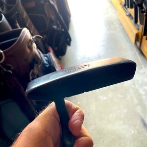Knight Lancer Black Putter Right Handed Men  35inc Steel Shaft
